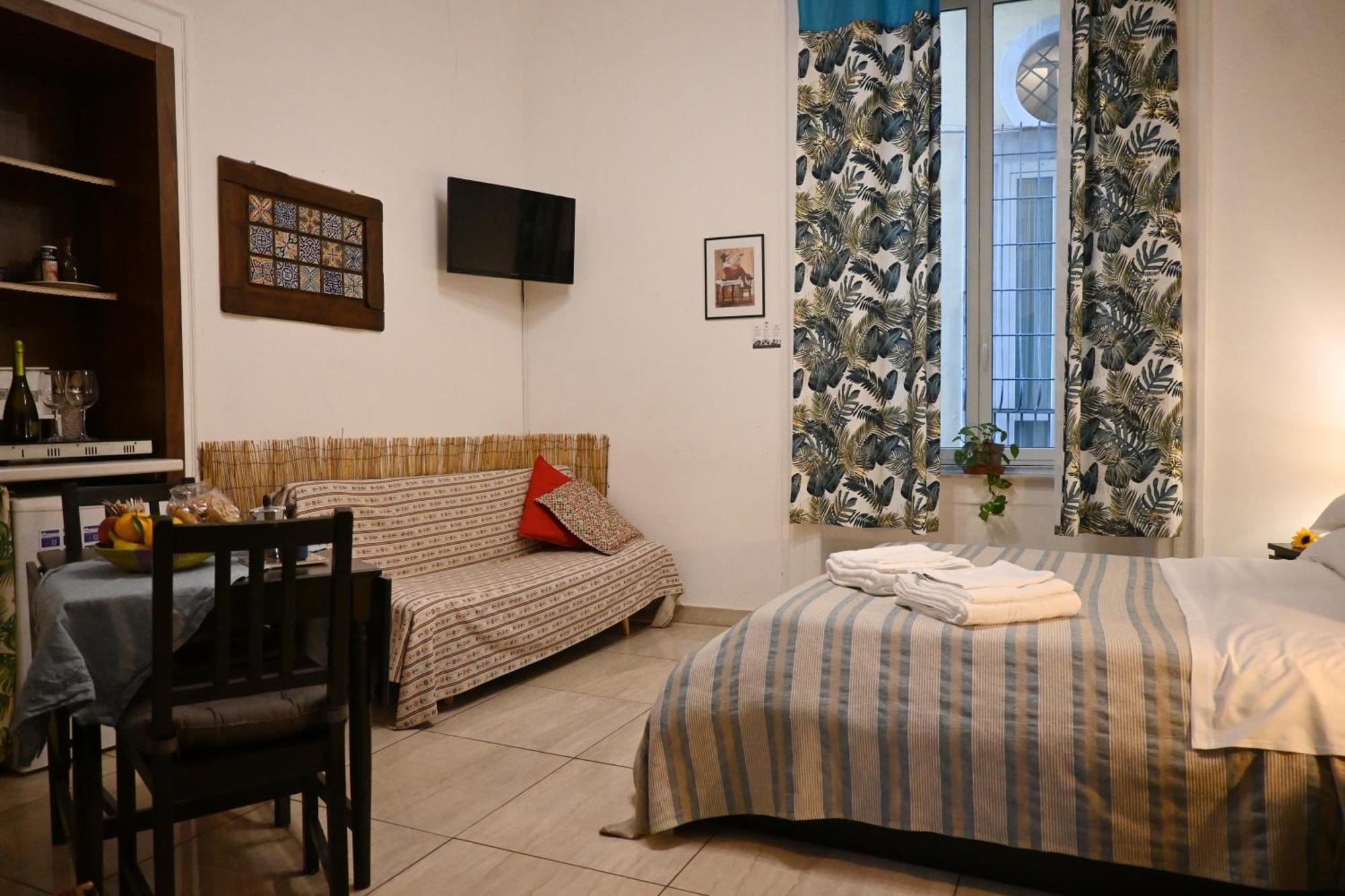 Sunrise B&B เนเปิลส์ ภายนอก รูปภาพ