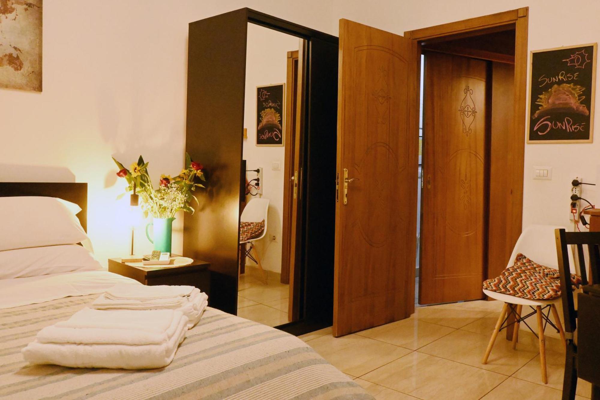 Sunrise B&B เนเปิลส์ ภายนอก รูปภาพ