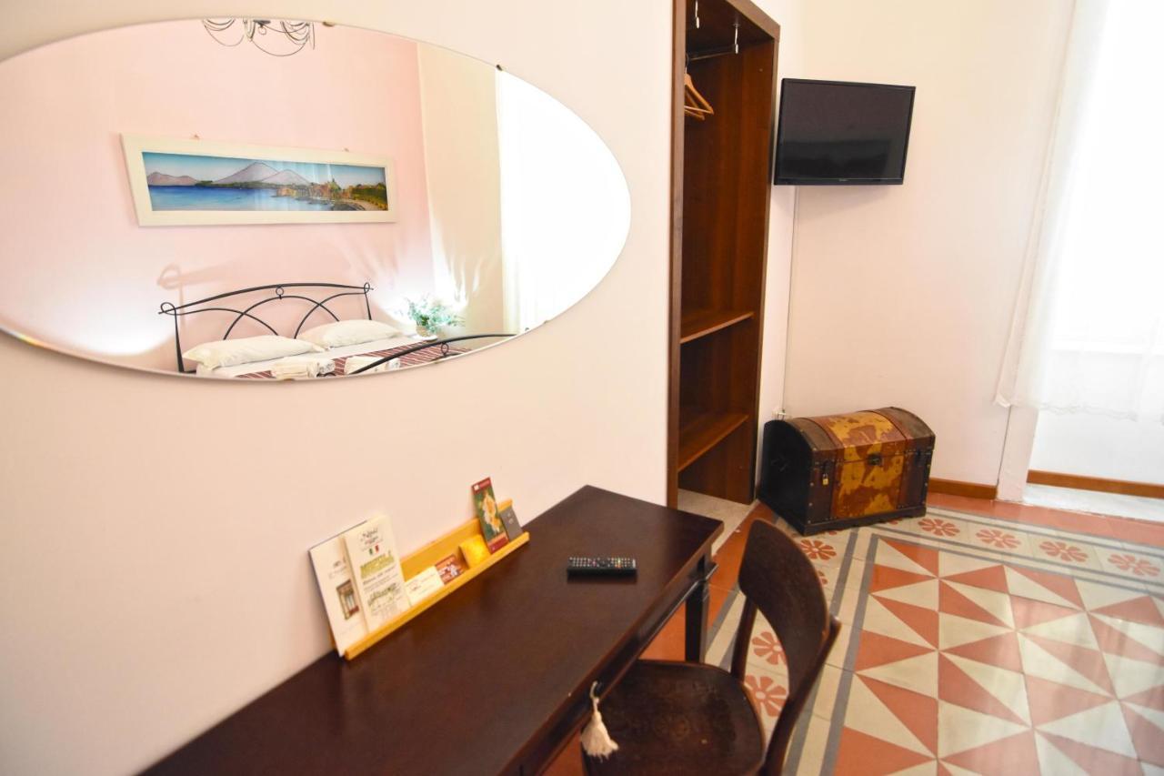 Sunrise B&B เนเปิลส์ ภายนอก รูปภาพ