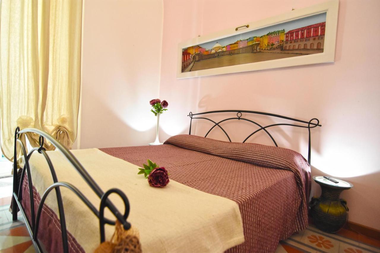 Sunrise B&B เนเปิลส์ ภายนอก รูปภาพ