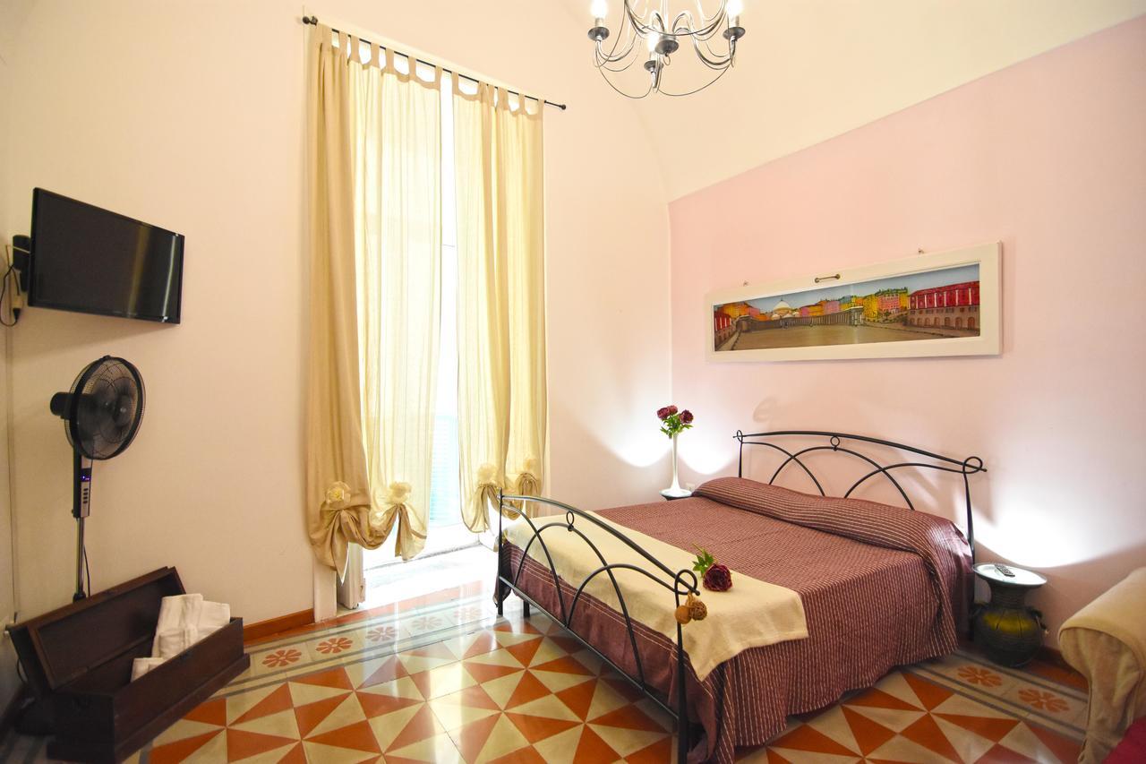 Sunrise B&B เนเปิลส์ ภายนอก รูปภาพ